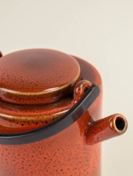 Hoa Bien laterite teapot with black brass handle