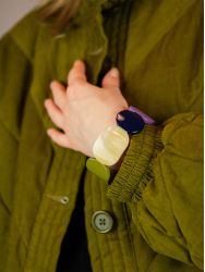 Totem bracelet 25 in blond horn and Parme lacquer