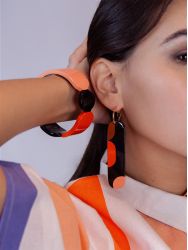 Nymphe hoop earrings 75 in black horn and Roux lacquer