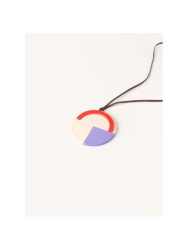 Pendentif en corne et laque tricolore