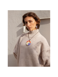 Pendentif en corne et laque tricolore